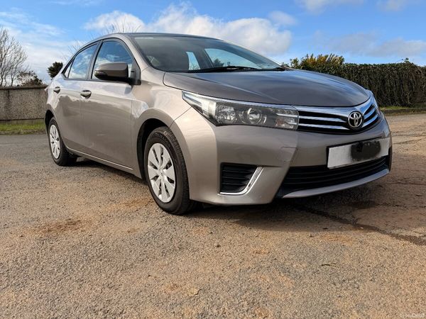 Toyota Corolla Saloon, Diesel, 2015, Bronze