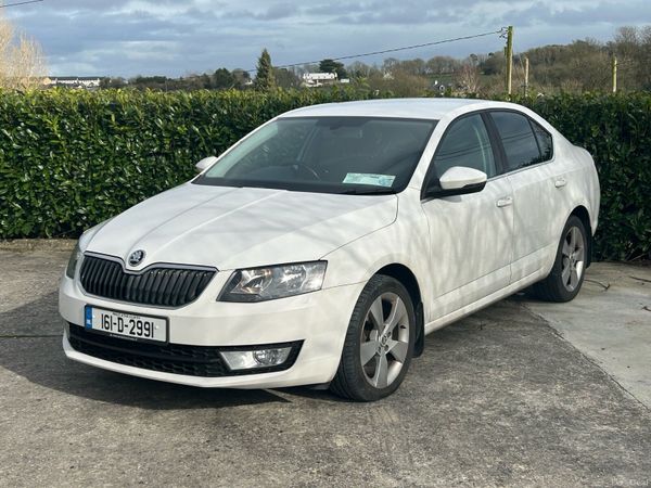 Skoda Octavia Saloon, Diesel, 2016, White
