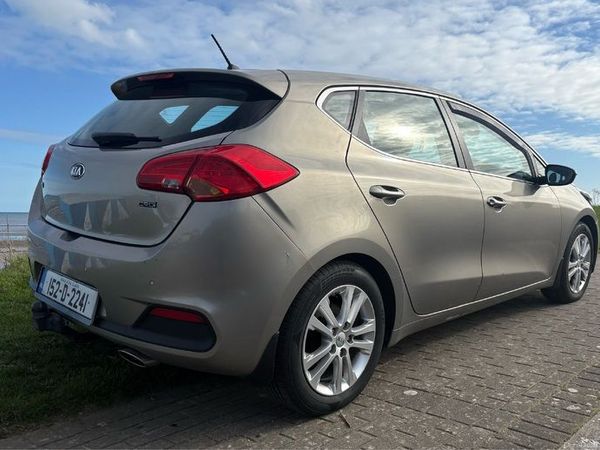 Kia Ceed Hatchback, Diesel, 2015, Silver
