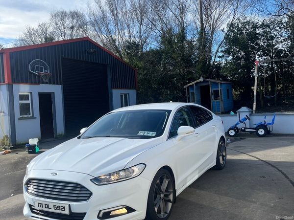 Ford Mondeo Hatchback, Diesel, 2017, White
