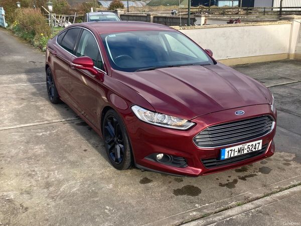 Ford Mondeo Hatchback, Diesel, 2017, Red