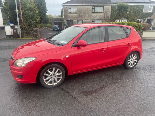 Hyundai i30 Hatchback, Diesel, 2010, Red