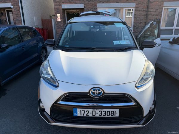Toyota Sienta MPV, Petrol Hybrid, 2017, White