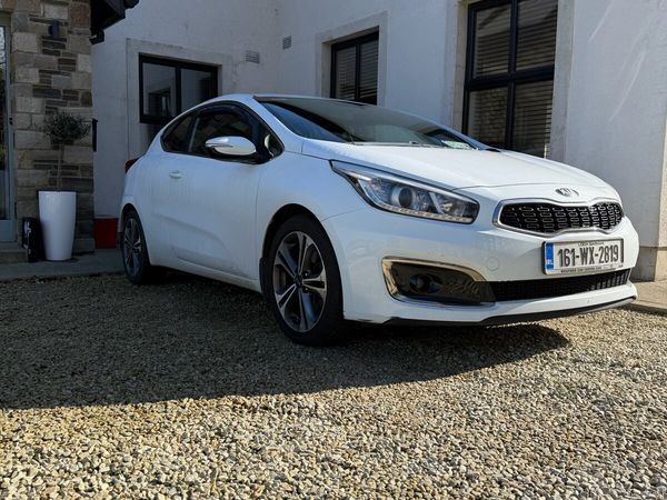 Kia Ceed Hatchback, Diesel, 2016, White
