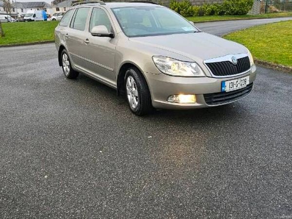 Skoda Octavia Estate, Petrol, 2013, Beige