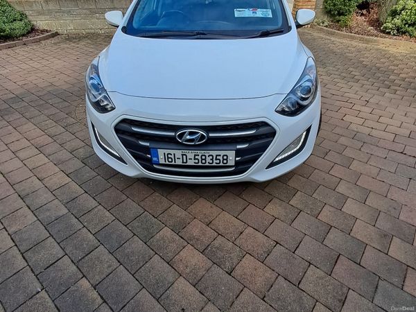 Hyundai i30 Hatchback, Petrol, 2016, White