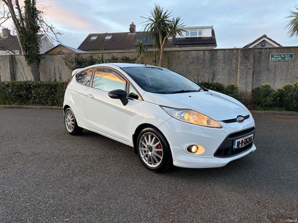 Ford Fiesta Hatchback, Petrol, 2010, White