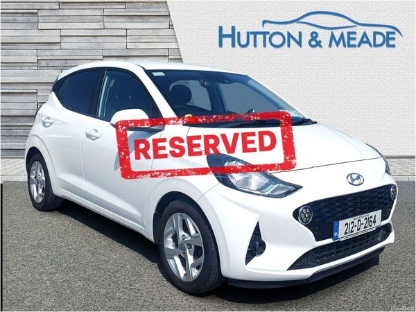 Hyundai i10 Hatchback, Petrol, 2021, White