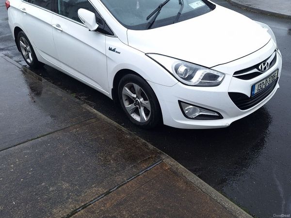 Hyundai i40 Saloon, Diesel, 2013, White
