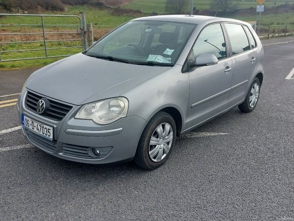 Volkswagen Polo Hatchback, Petrol, 2006, Silver