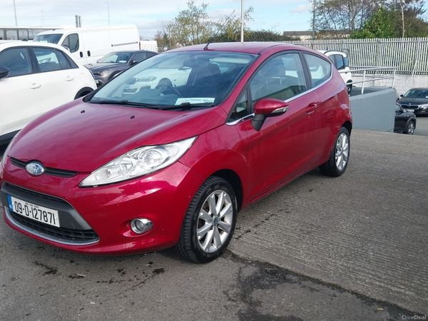 Ford Fiesta Hatchback, Petrol, 2009, Red