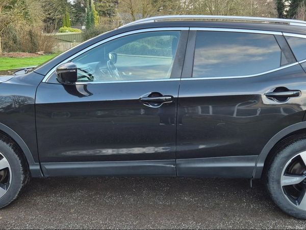 Nissan Qashqai SUV, Diesel, 2017, Black