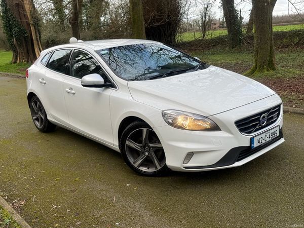 Volvo V40 Hatchback, Diesel, 2014, White