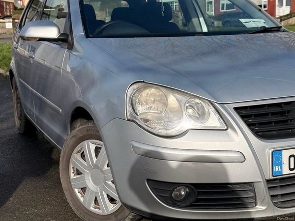Volkswagen Polo Hatchback, Petrol, 2006, Silver