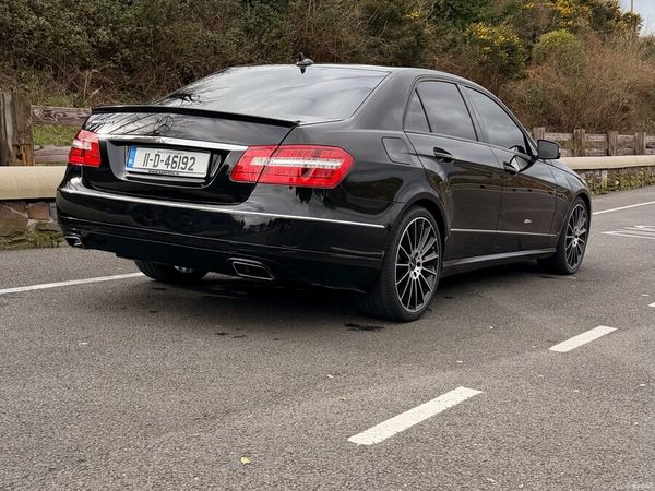 Mercedes-Benz E-Class Saloon, Diesel, 2011, Black