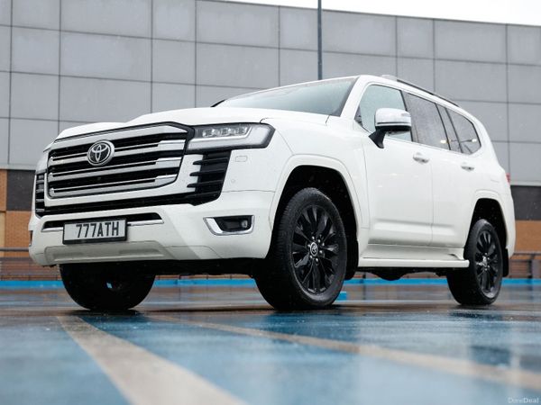 Toyota Land Cruiser Van, Diesel, 2026, White