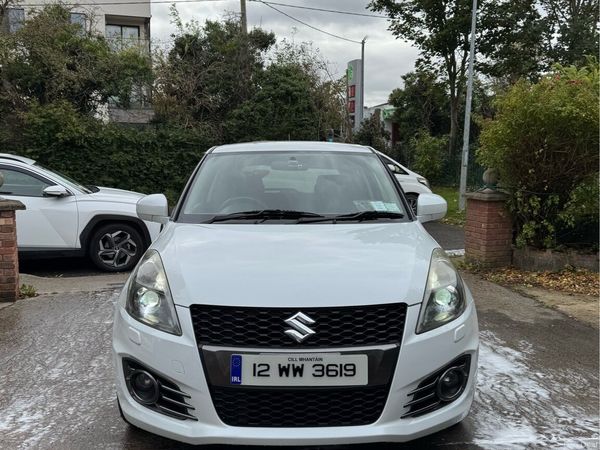 Suzuki Swift Hatchback, Petrol, 2012, White