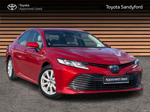 Toyota Camry Saloon, Petrol Hybrid, 2020, Red