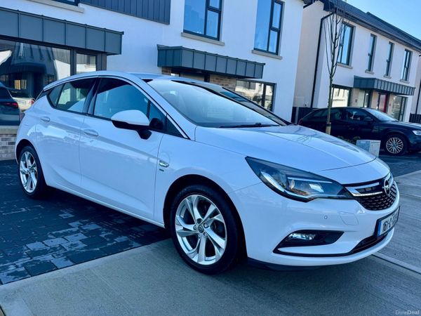 Opel Astra Hatchback, Diesel, 2016, White