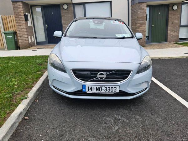 Volvo V40 Hatchback, Petrol, 2014, Blue
