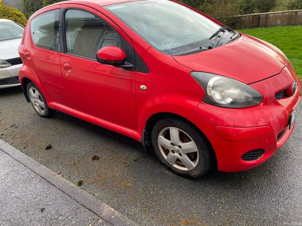 Toyota Aygo Hatchback, Petrol, 2012, Red