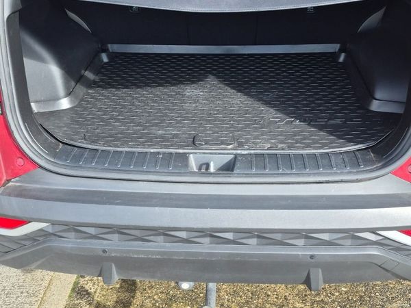 Hyundai Tucson SUV, Diesel, 2022, Red