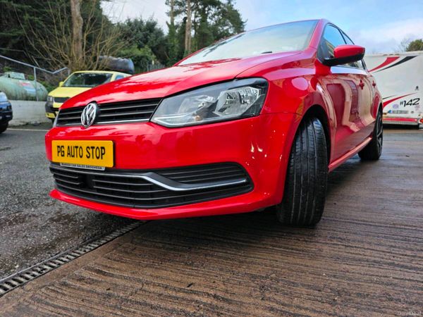 Volkswagen Polo Hatchback, Petrol, 2015, Red
