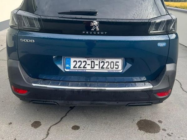 Peugeot 5008 MPV, Diesel, 2022, Blue