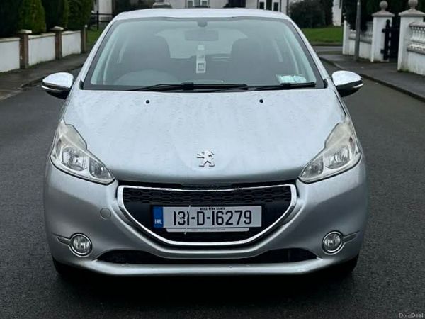 Peugeot 208 Hatchback, Petrol, 2013, Grey