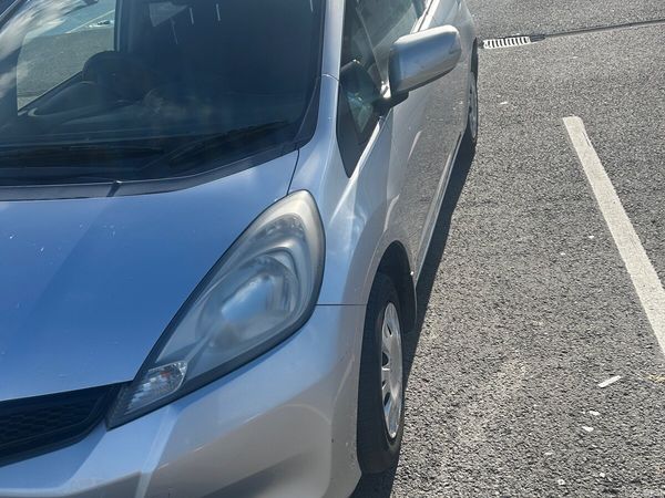 Honda Fit Hatchback, Petrol, 2011, Silver
