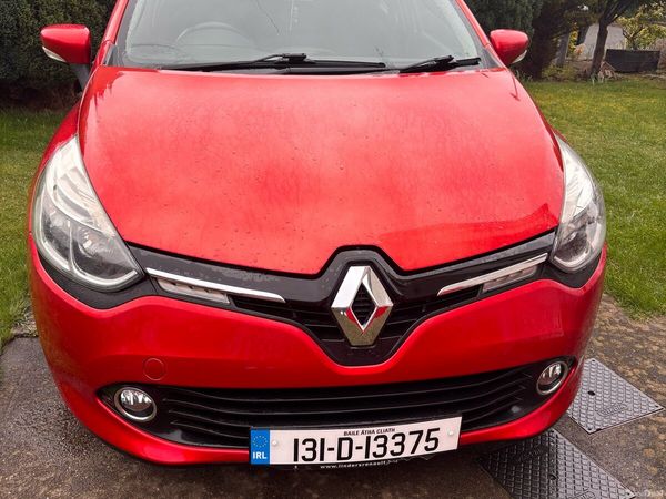 Renault Clio Hatchback, Petrol, 2013, Red