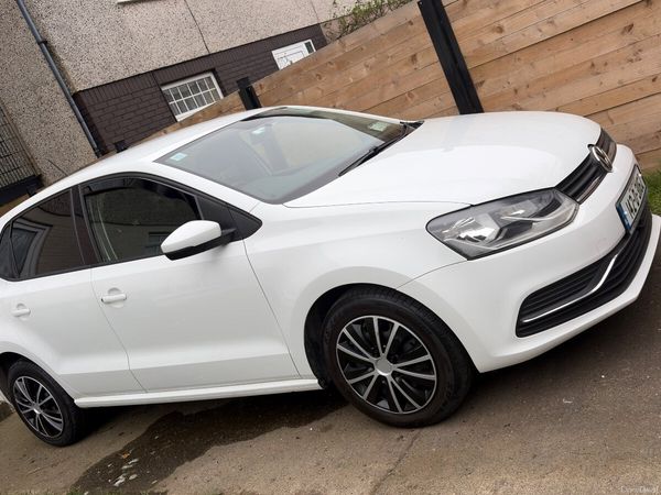 Volkswagen Polo Hatchback, Petrol, 2014, White