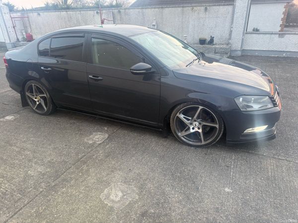 Volkswagen Passat Saloon, Diesel, 2012, Grey