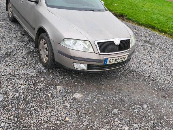 Skoda Octavia Hatchback, Petrol, 2007, Beige