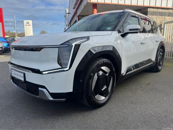 Kia EV9 SUV, Electric, 2024, White
