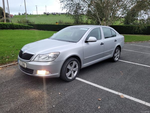 Skoda Octavia Saloon, Diesel, 2012, Silver