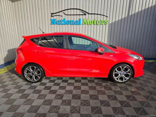 Ford Fiesta Hatchback, Petrol, 2018, Red