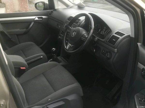 Volkswagen Touran MPV, Diesel, 2015, Brown