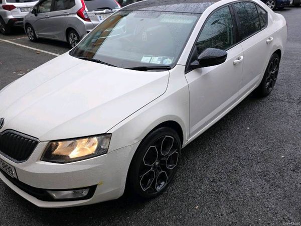 Skoda Octavia Saloon, Diesel, 2016, White