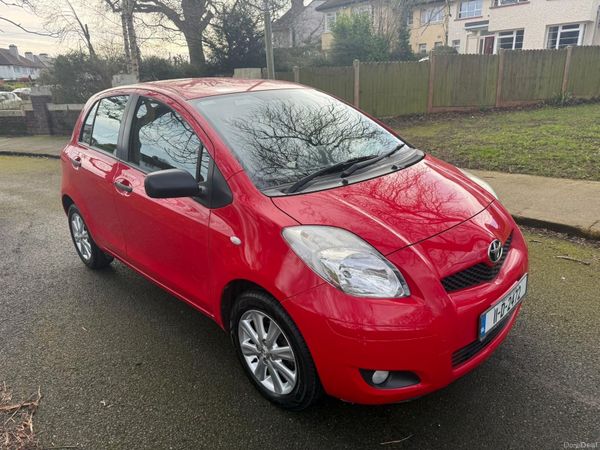 Toyota Yaris Hatchback, Petrol, 2011, Red