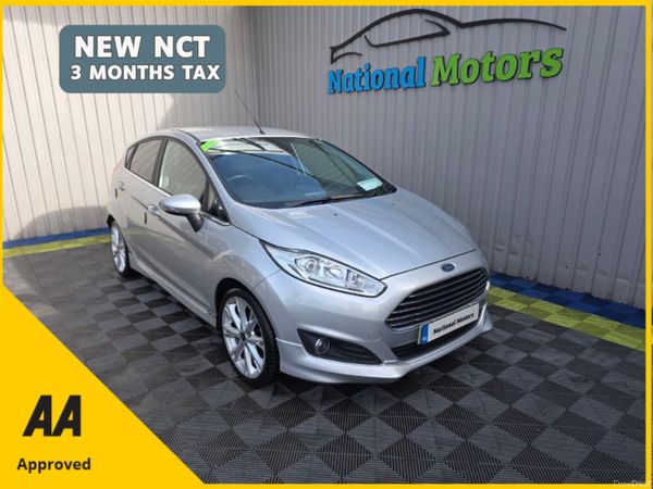 Ford Fiesta Hatchback, Petrol, 2015, Silver