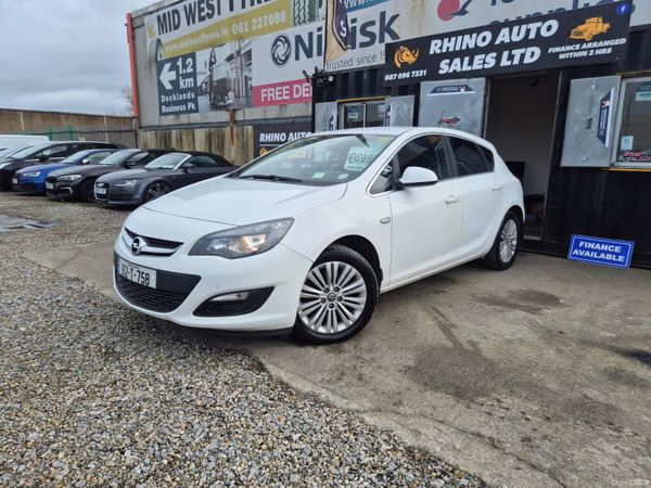 Opel Astra Hatchback, Diesel, 2015, White