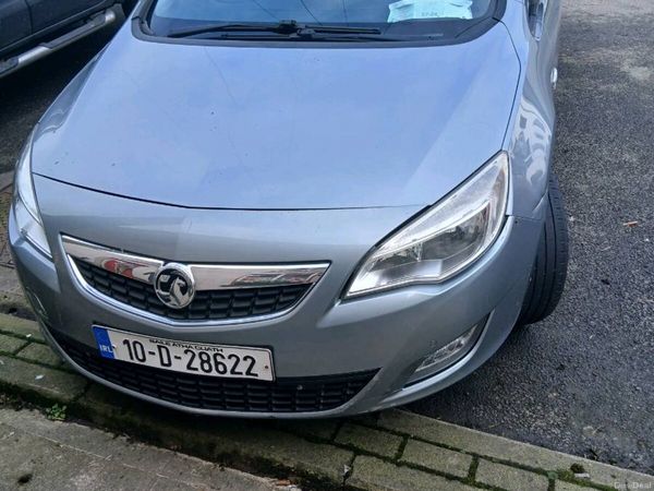Opel Astra Hatchback, Diesel, 2010, Silver