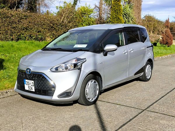 Toyota Sienta Hatchback, Petrol Hybrid, 2020, Silver