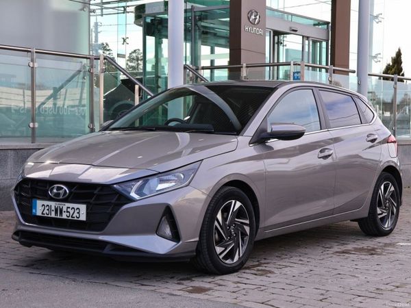 Hyundai i20 Hatchback, Petrol, 2023, Grey