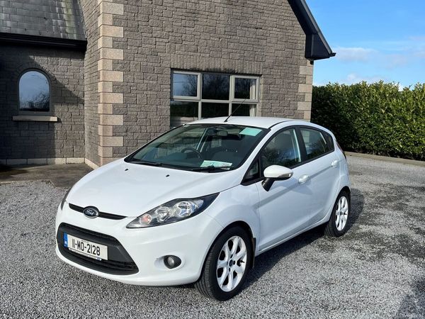 Ford Fiesta Hatchback, Petrol, 2011, White