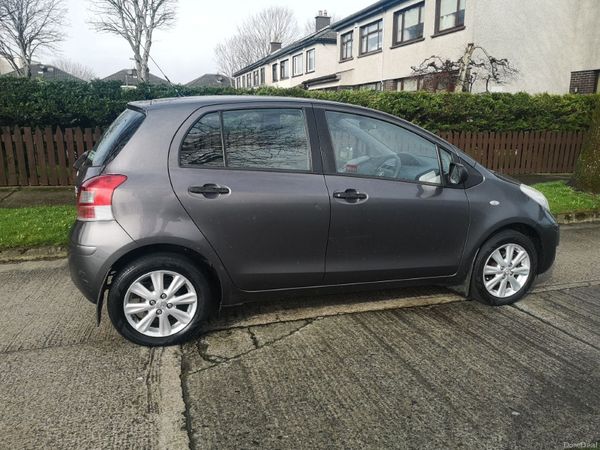 Toyota Yaris Hatchback, Petrol, 2011, Grey