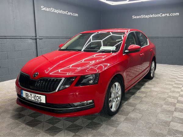 Skoda Octavia Hatchback, Diesel, 2018, Red