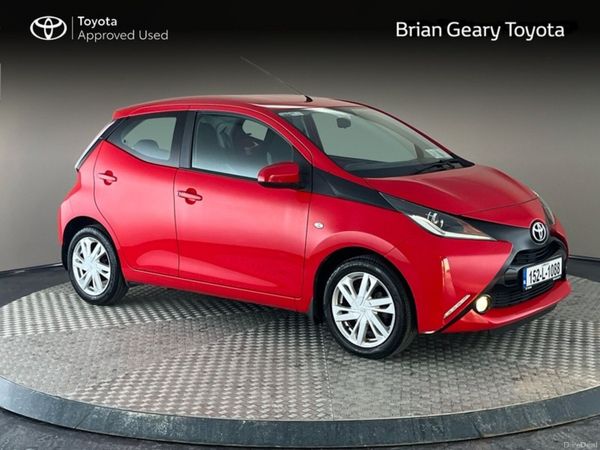 Toyota Aygo Hatchback, Petrol, 2015, Red