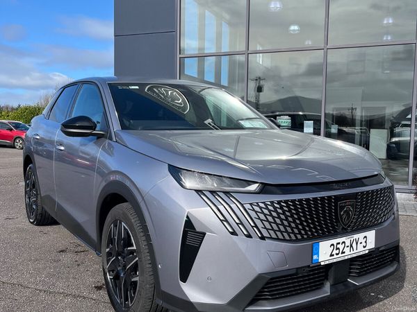 Peugeot 5008 MPV, Petrol, 2025, Blue